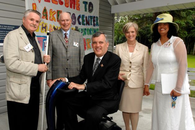 David Onley joins former CNIB president Jim Sanders, former CNIB Board Chair Al Jameson, and other CNIB staff for an event at our Lake Joe camp in Muskoka, Ontario. 