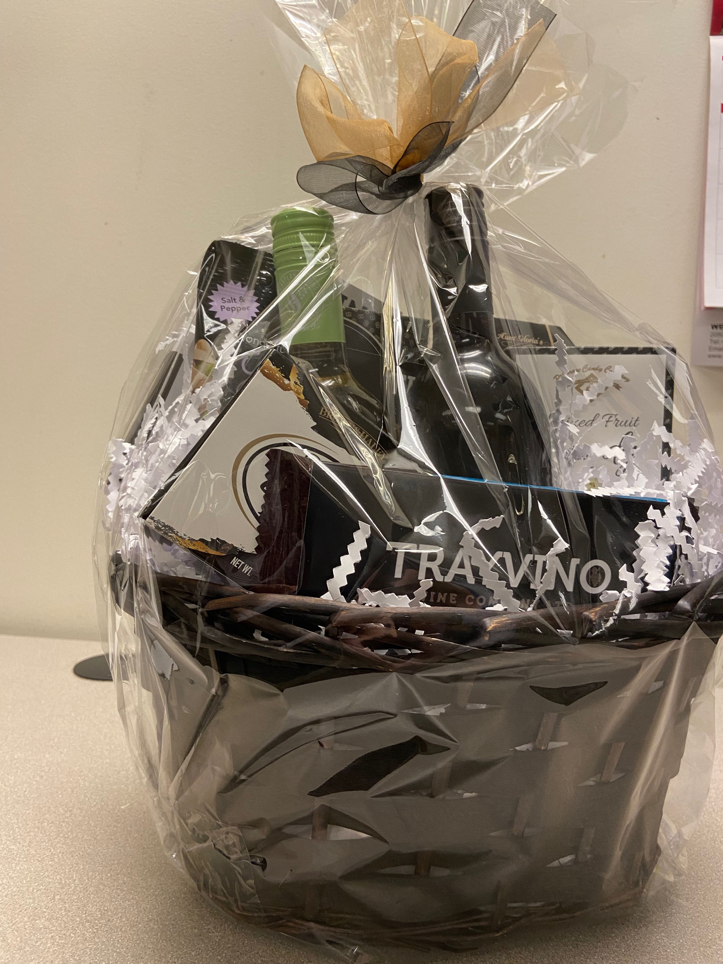 Trevino wine basket