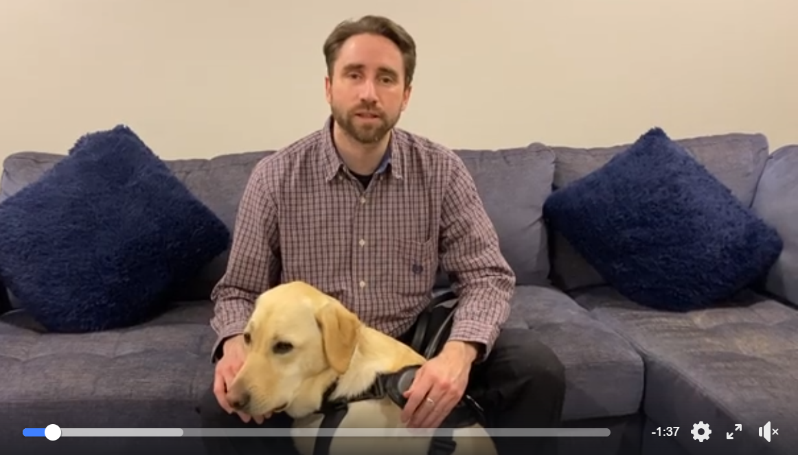 Vidéo de David Demers avec son chien-guide.