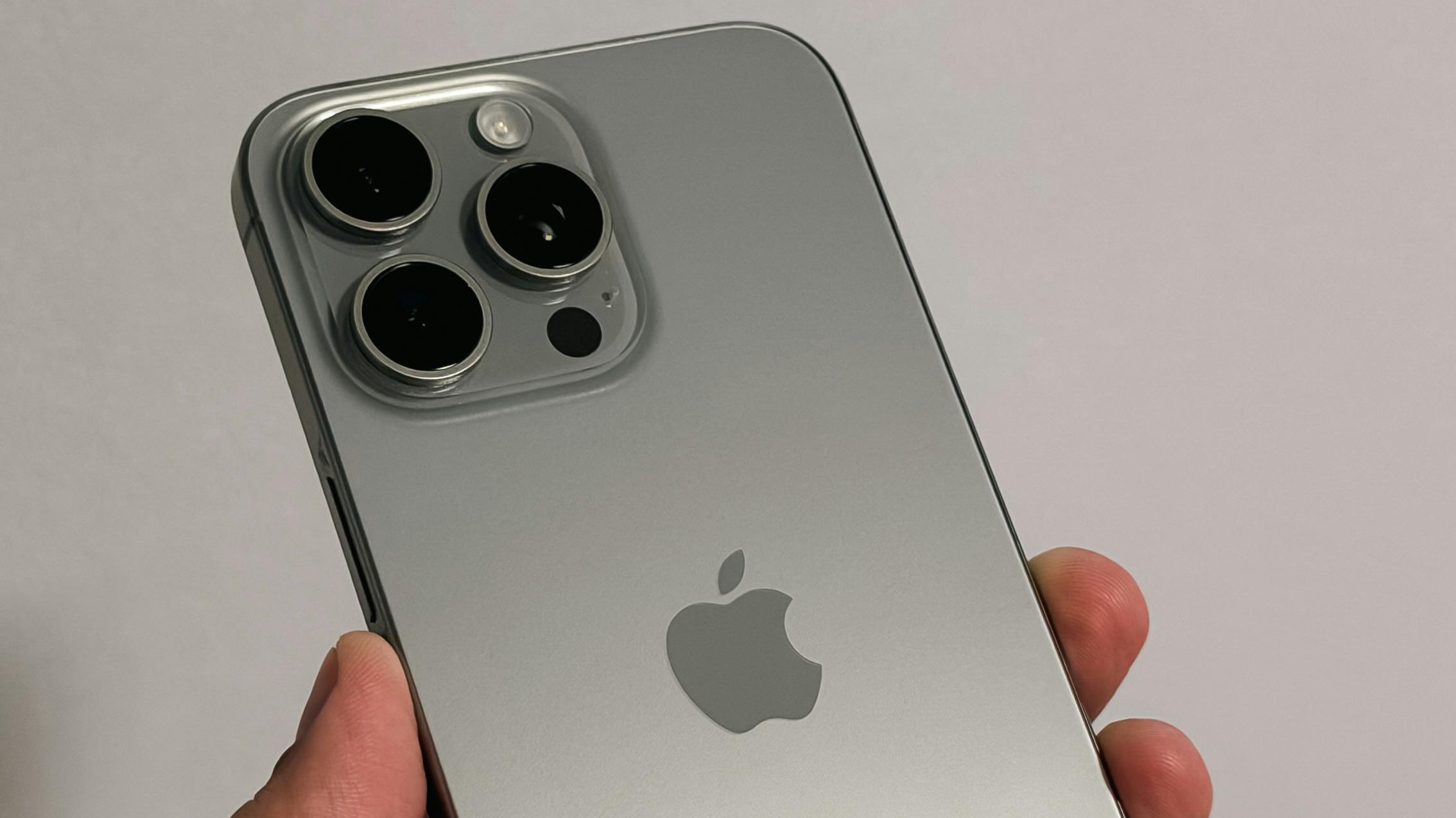 iPhone 16