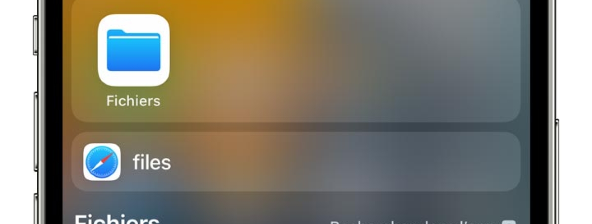 Écran d'un téléphone portable avec l'application Fichiers dans la barre de recherche.