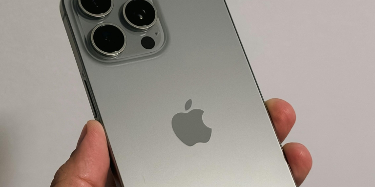 iPhone 16