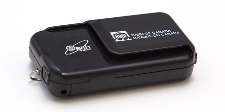 Lecteur de billets produit par Orbit qui fait l’objet du rappel