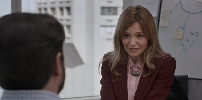 Une femme en entrevue 