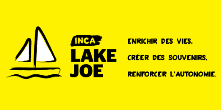 Logo du Lake Joseph Centre d'INCA avec une illustration de voilier à voiles jaunes. Text: INCA Lake Joe. Enrichir des vies. Créer des souvenirs.