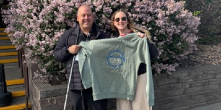 Ben (à gauche) et Taylor ensemble en personne en Colombie-Britannique.